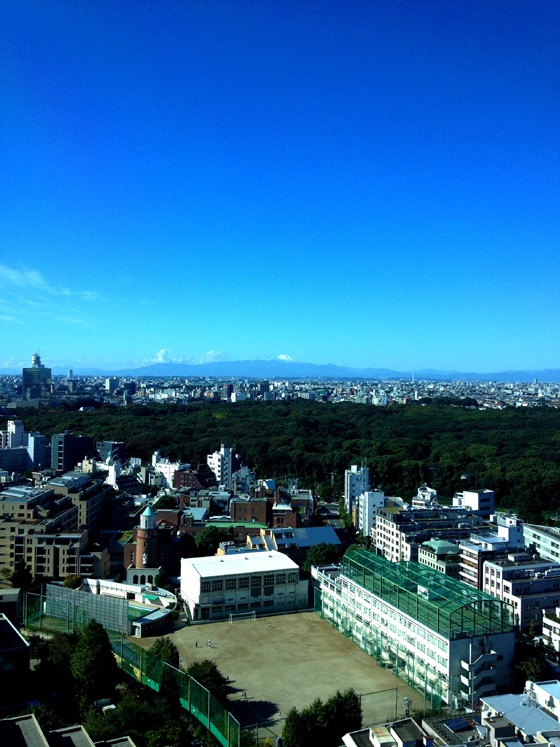 iPhone4Sで撮った神宮前オフィス(18F)からの眺め